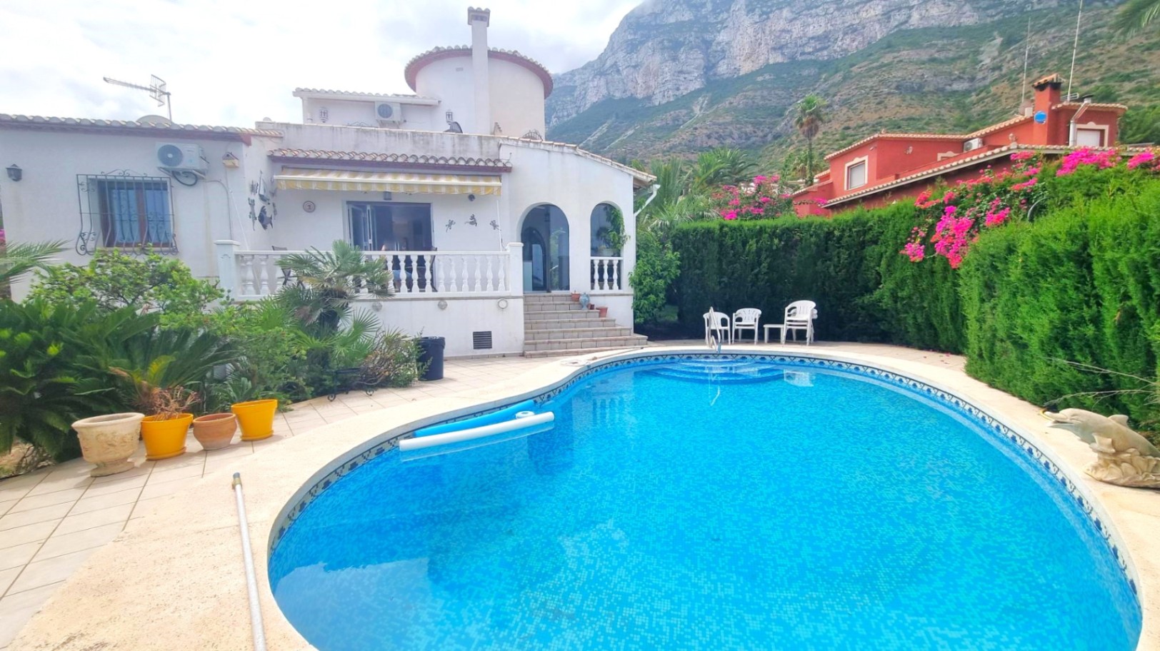 Villa en venta en Dénia con vistas al mar