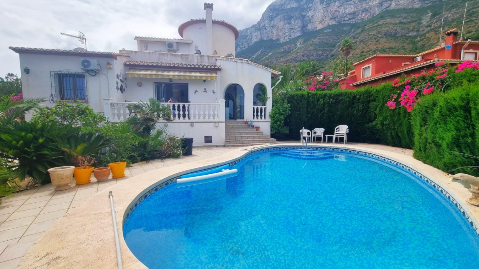 Villa en venta en Dénia con vistas al mar