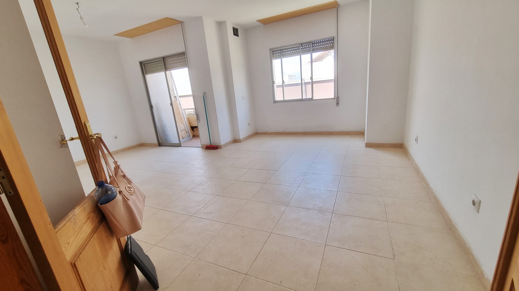 Amplio piso en venta en el centro de Ondara con gran terraza privada