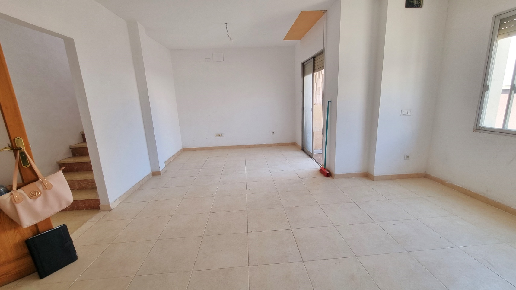 Amplio piso en venta en el centro de Ondara con gran terraza privada