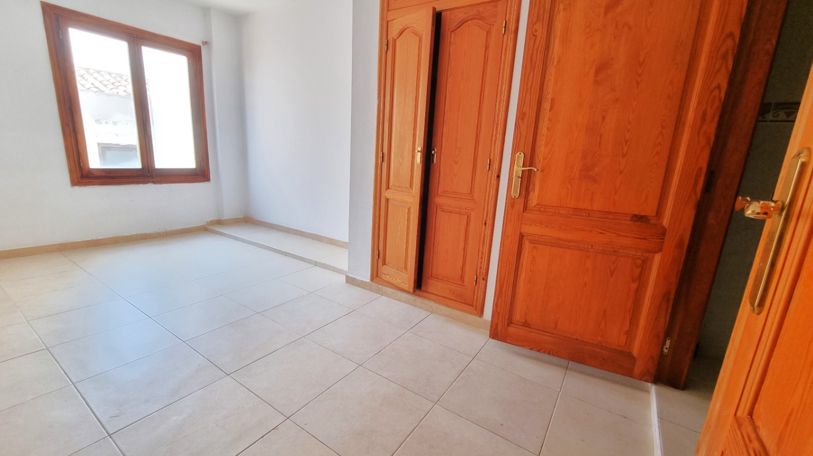 Amplio piso en venta en el centro de Ondara con gran terraza privada