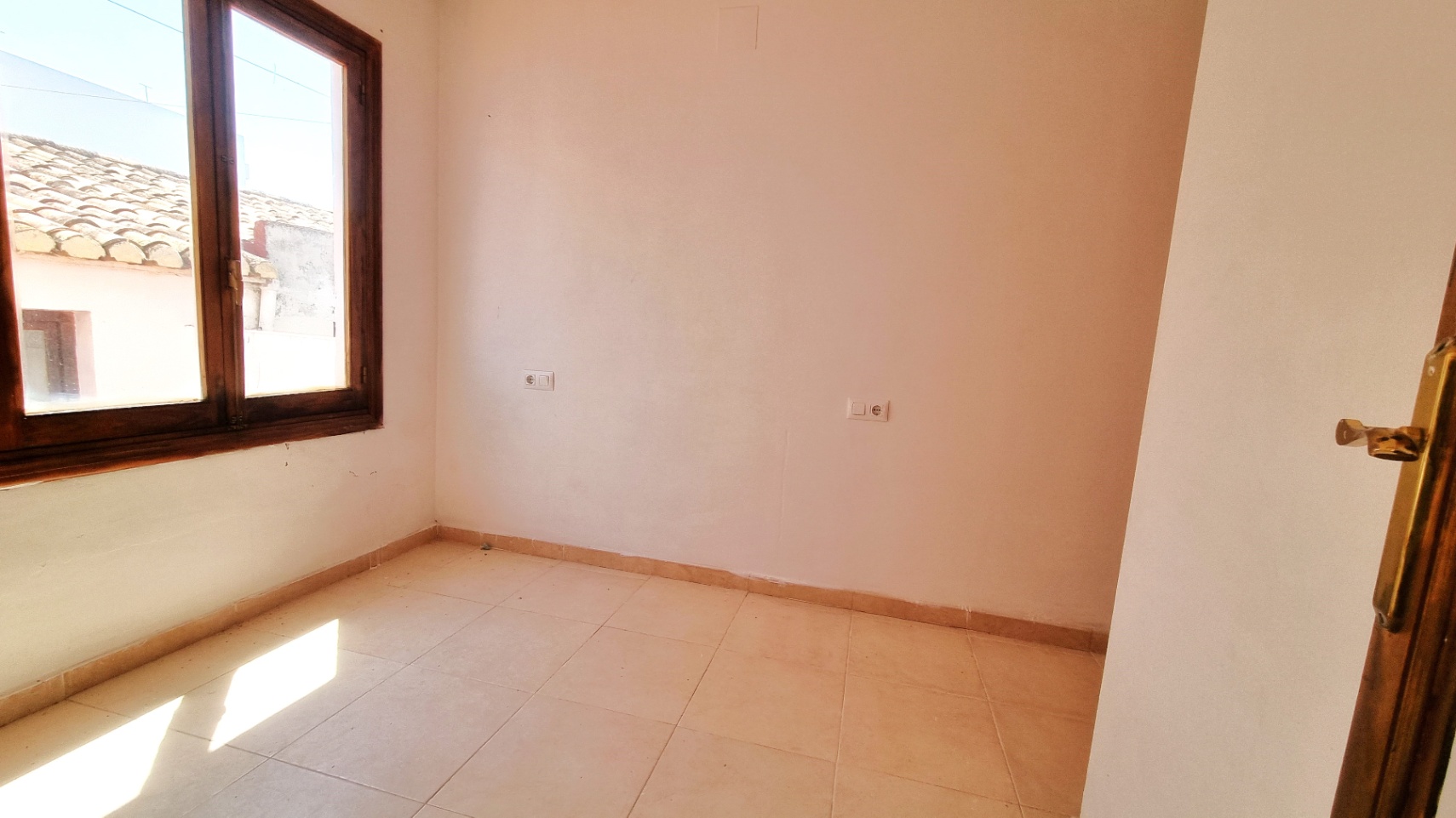 Amplio piso en venta en el centro de Ondara con gran terraza privada