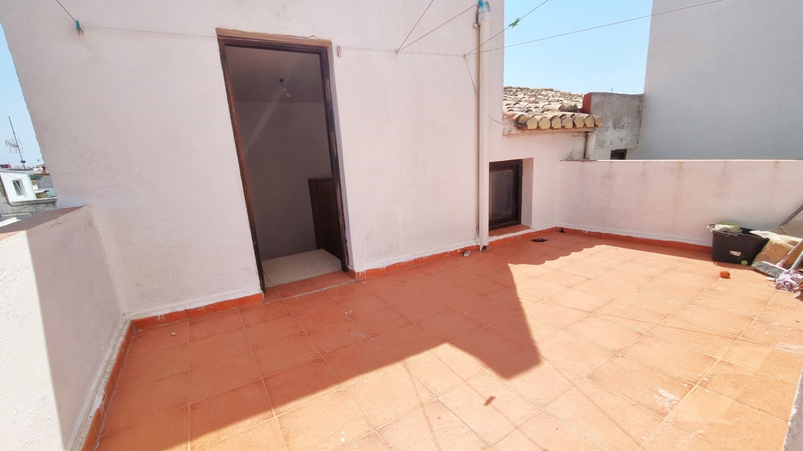 Amplio piso en venta en el centro de Ondara con gran terraza privada