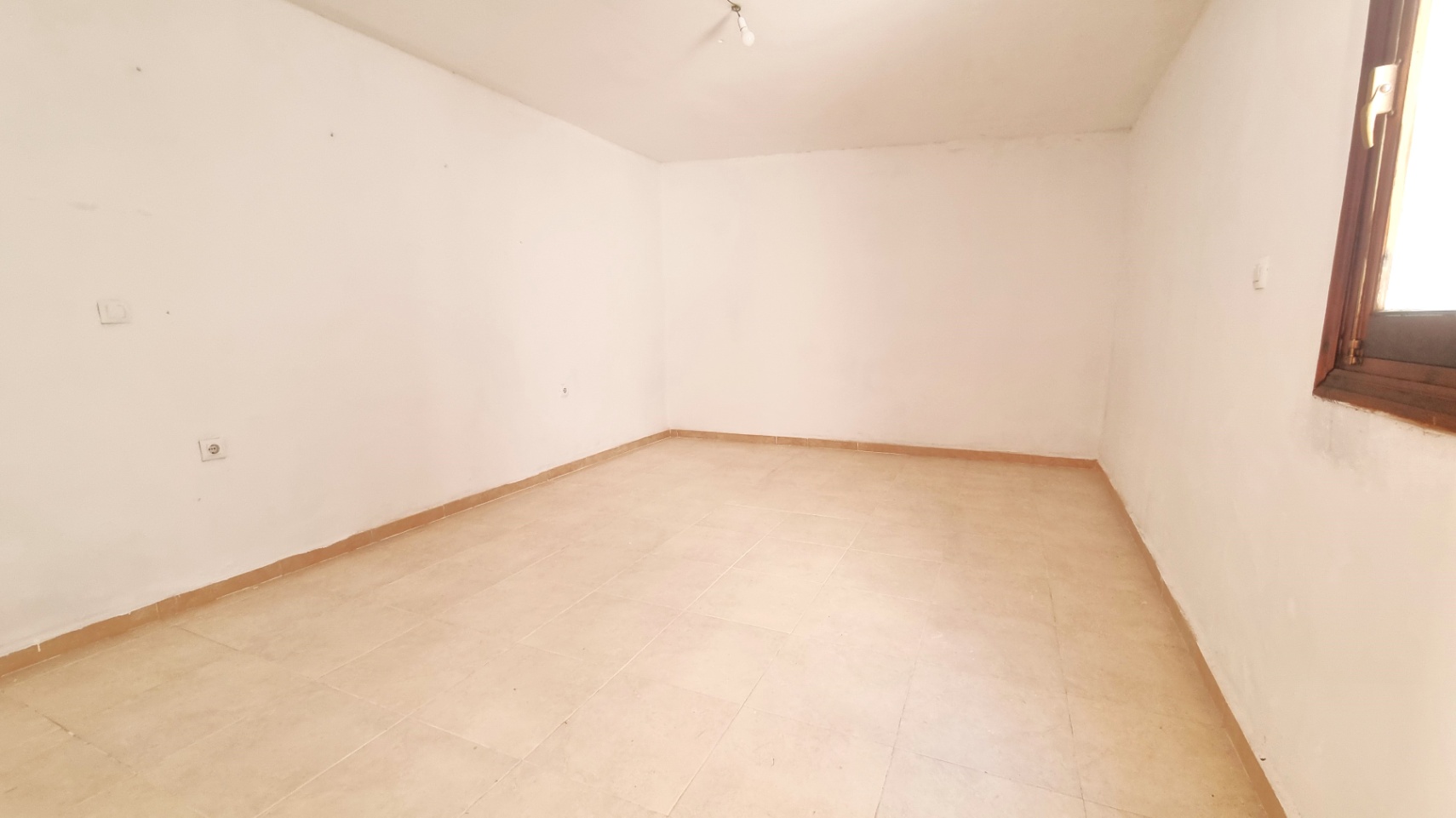 Amplio piso en venta en el centro de Ondara con gran terraza privada