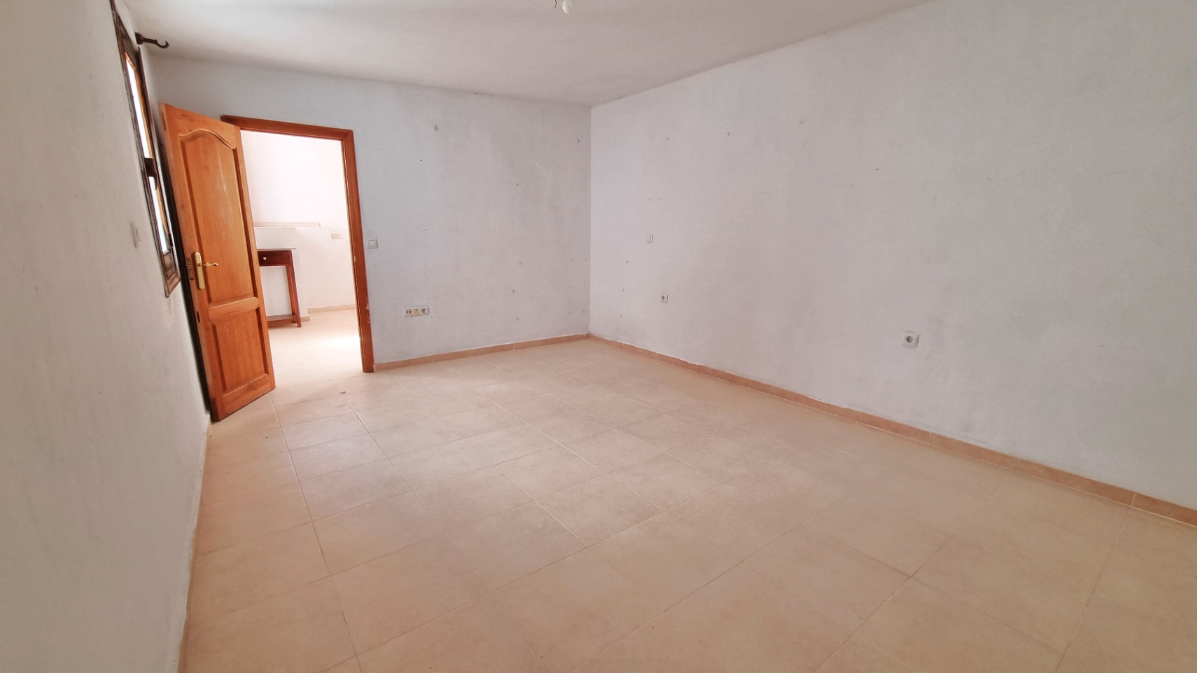 Amplio piso en venta en el centro de Ondara con gran terraza privada