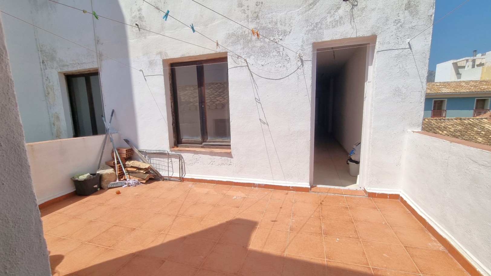 Amplio piso en venta en el centro de Ondara con gran terraza privada