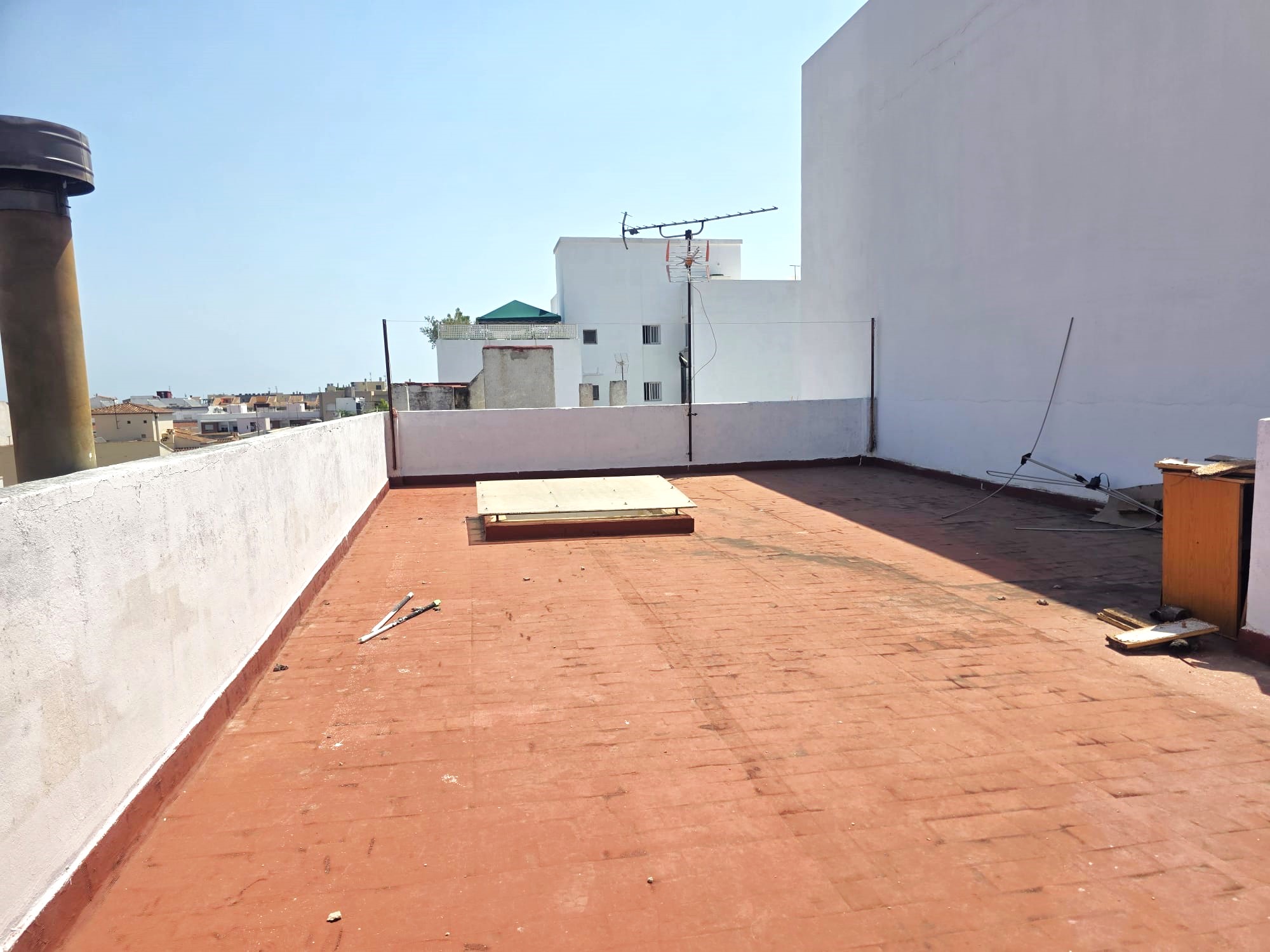 Amplio piso en venta en el centro de Ondara con gran terraza privada