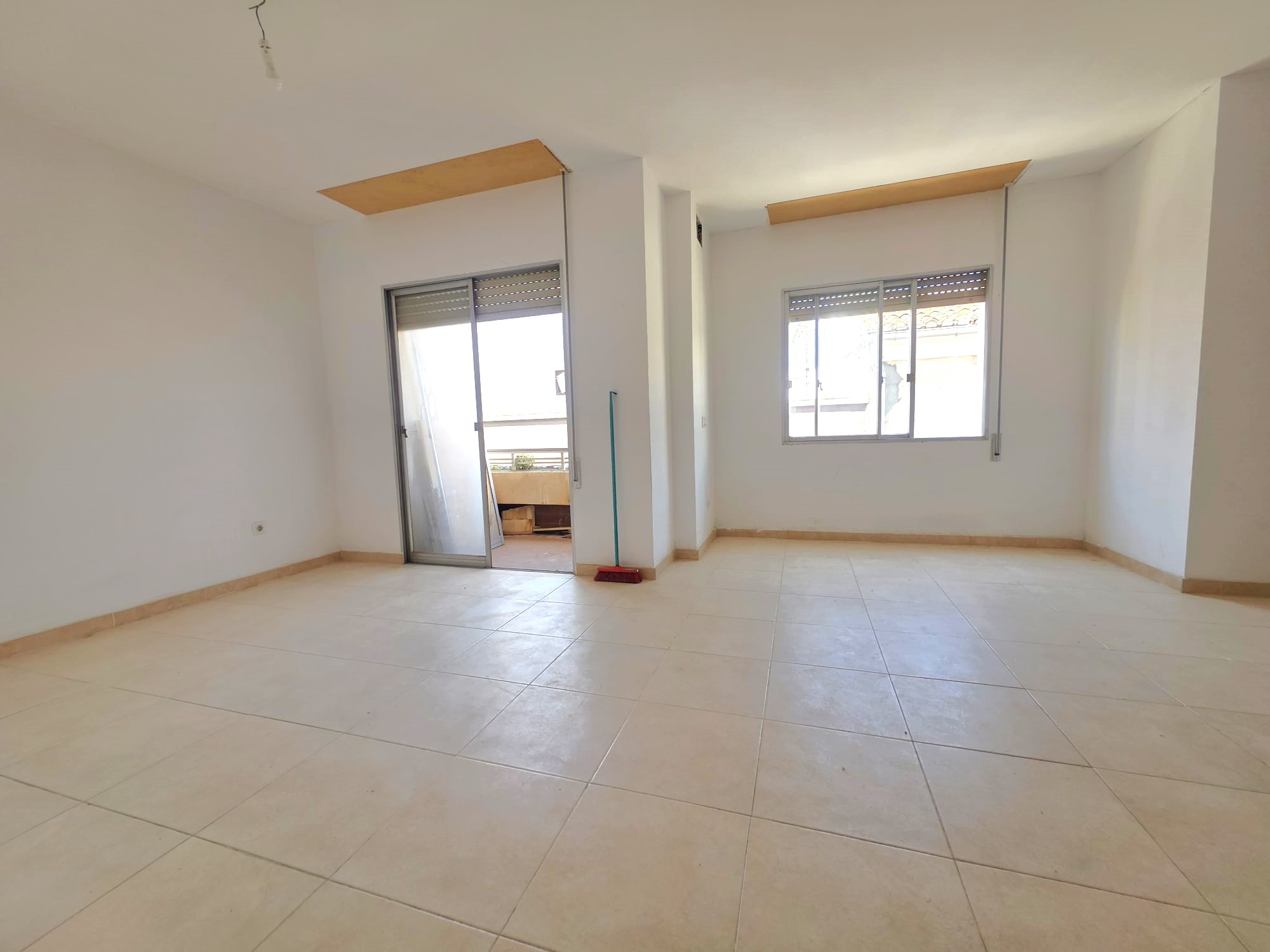 Amplio piso en venta en el centro de Ondara con gran terraza privada