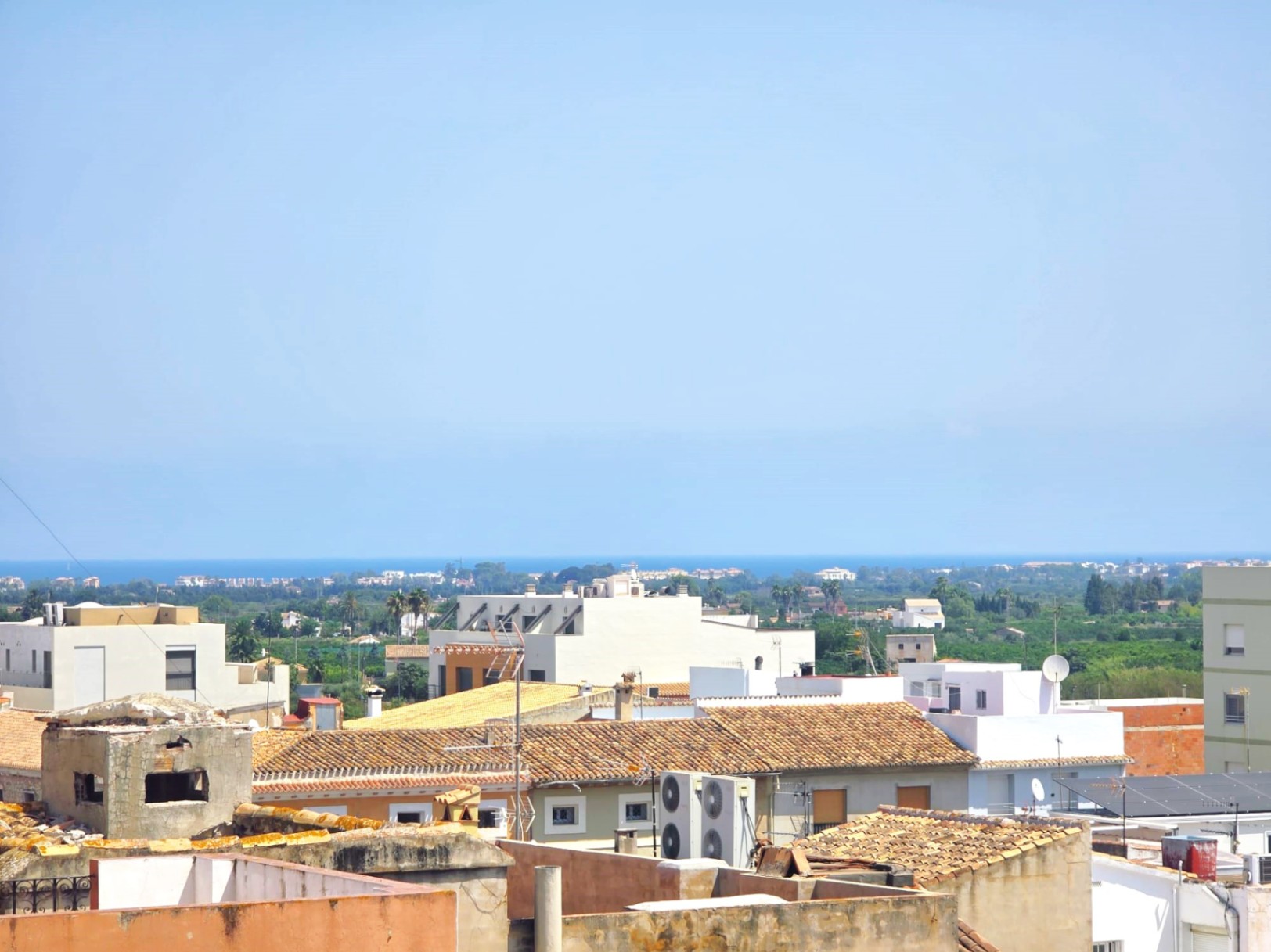 Amplio piso en venta en el centro de Ondara con gran terraza privada