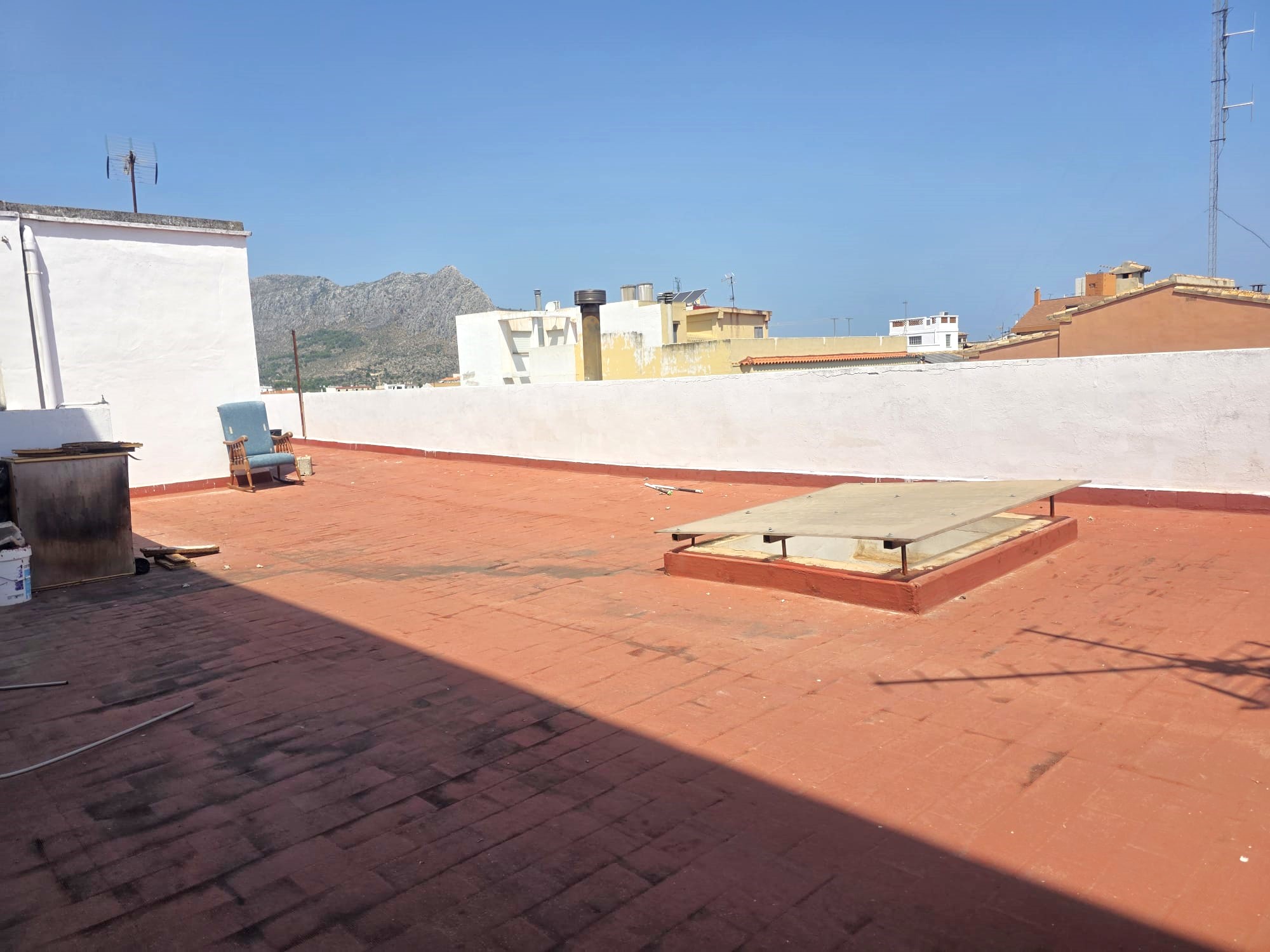 Amplio piso en venta en el centro de Ondara con gran terraza privada