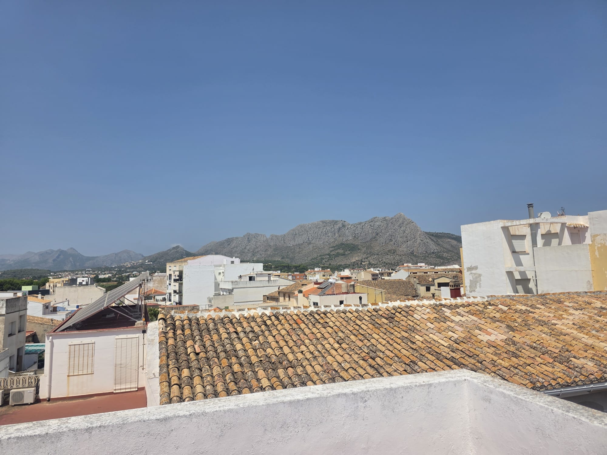 Amplio piso en venta en el centro de Ondara con gran terraza privada