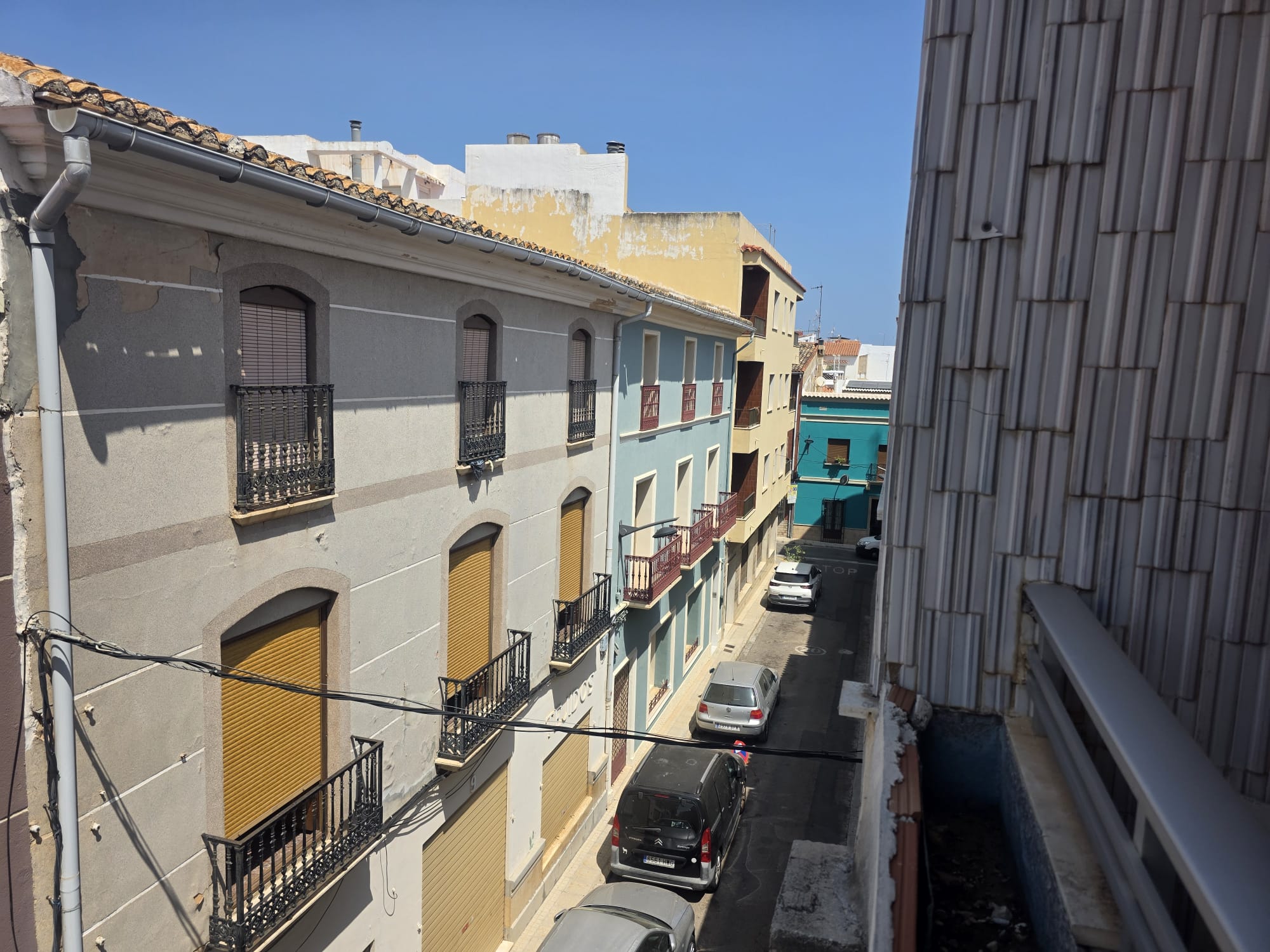 Amplio piso en venta en el centro de Ondara con gran terraza privada