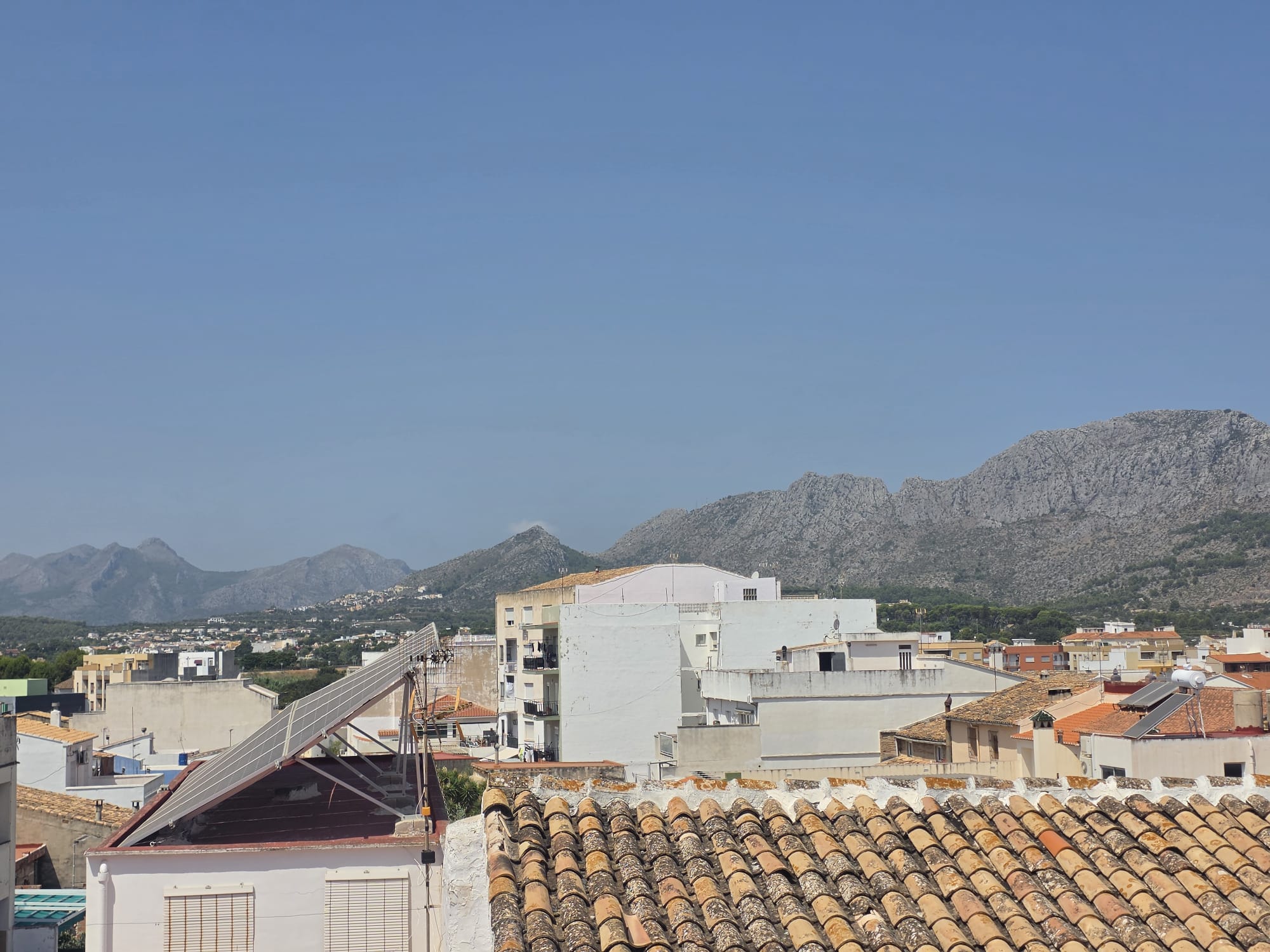 Amplio piso en venta en el centro de Ondara con gran terraza privada
