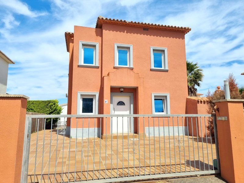Villa zum Verkauf in Dénia in der Nähe des Zentrums