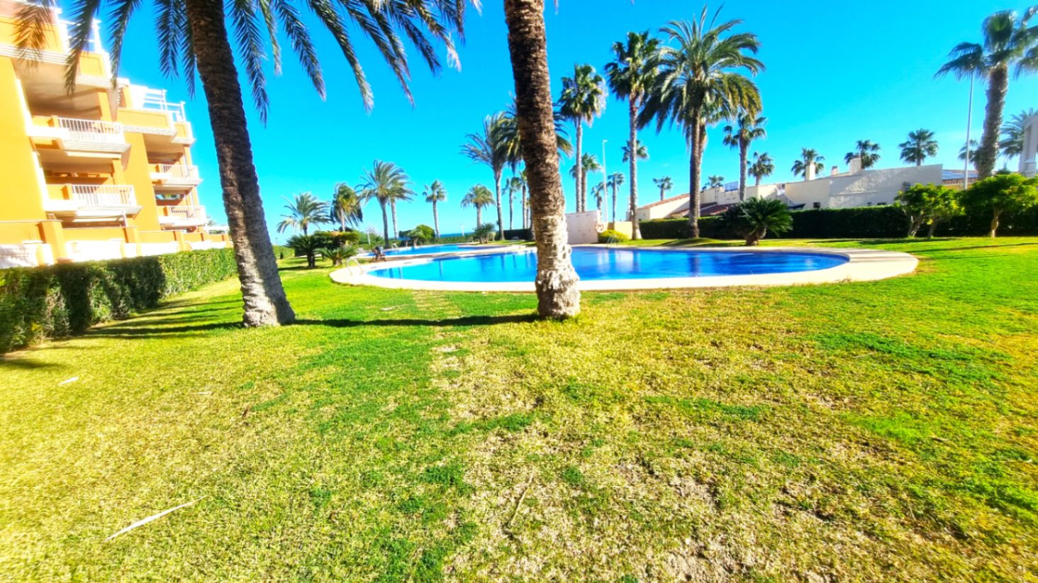 Ático en venta en Dénia en primera línea de playa