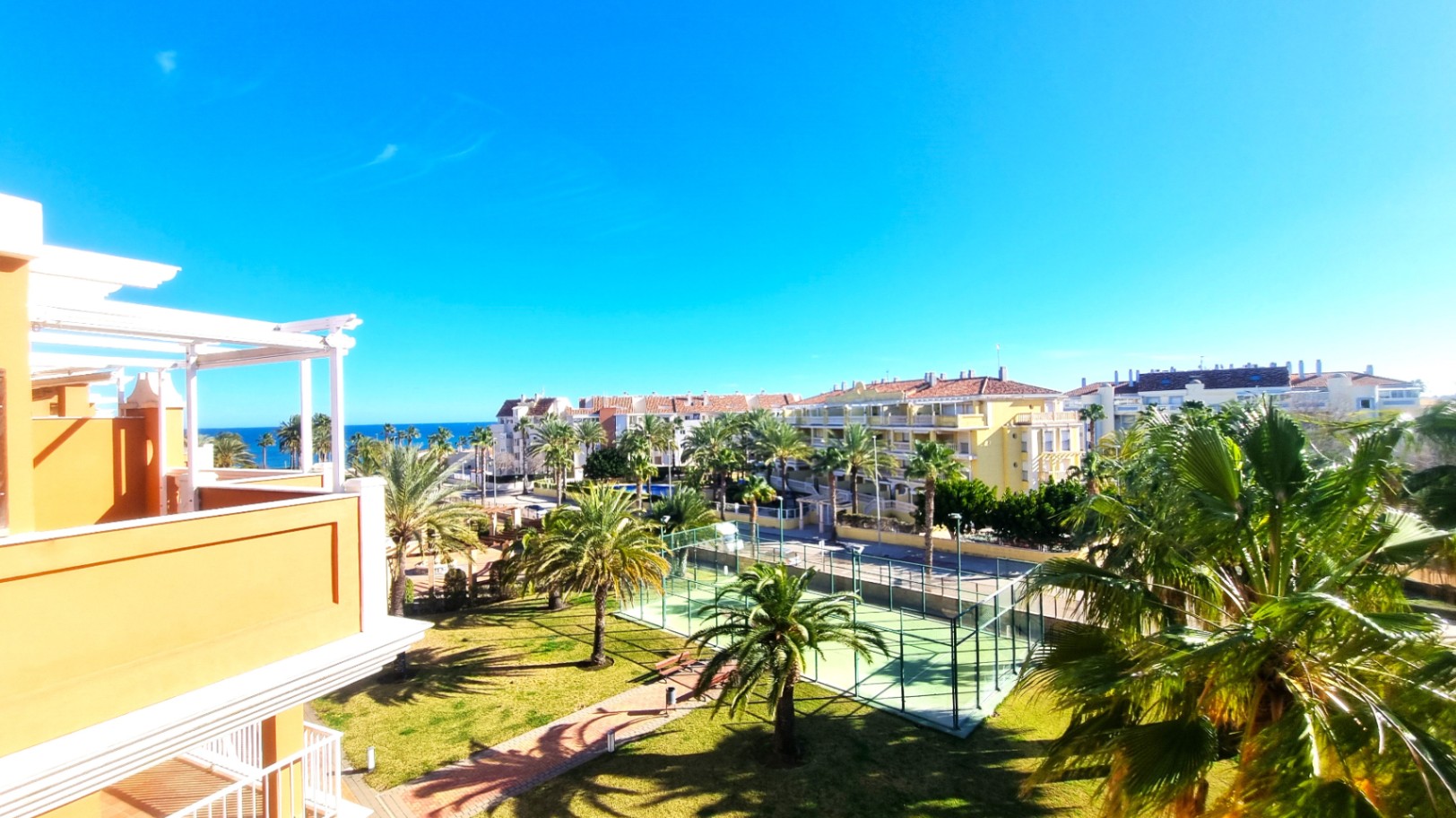 Ático en venta en Dénia en primera línea de playa
