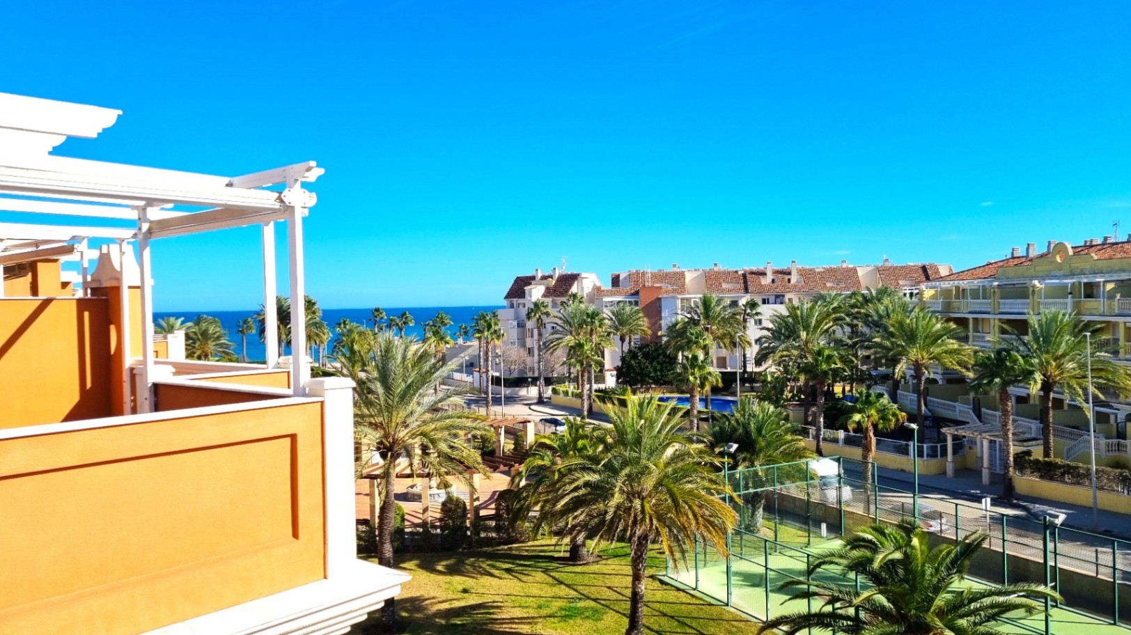 Ático en venta en Dénia en primera línea de playa