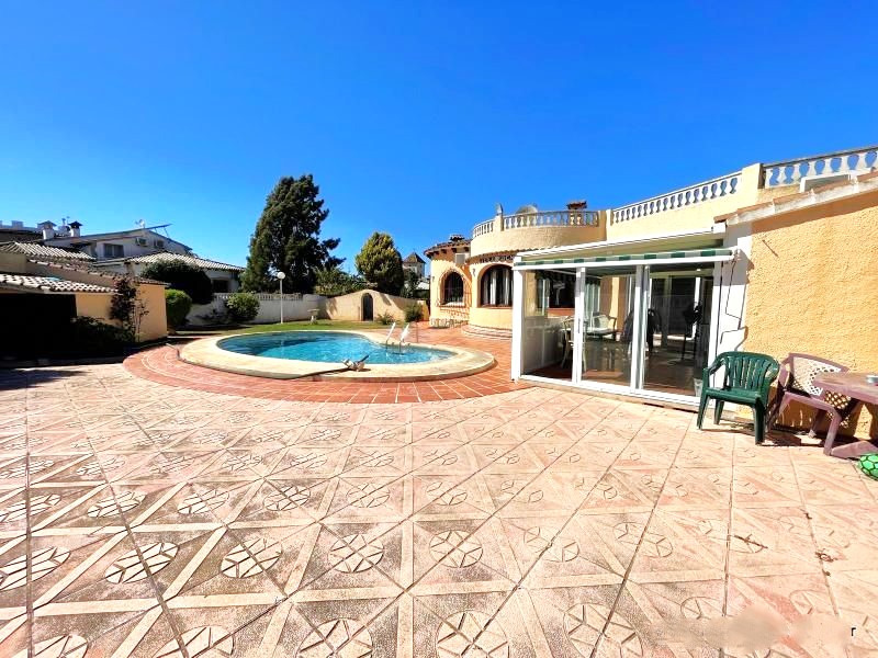 Villa for sale in La Xara-Dénia