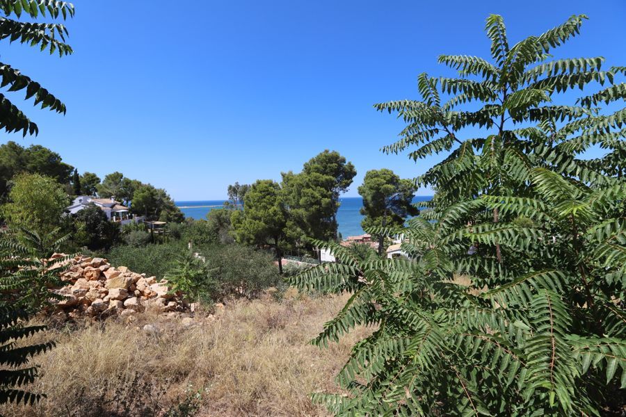 Plot for sale in Denia with sea views