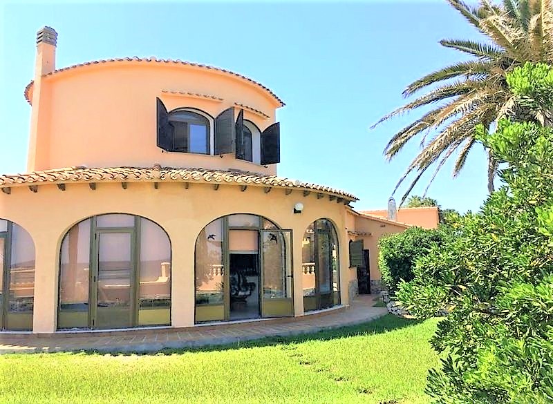 Villa zum Verkauf in Dénia erste Linie des Strandes