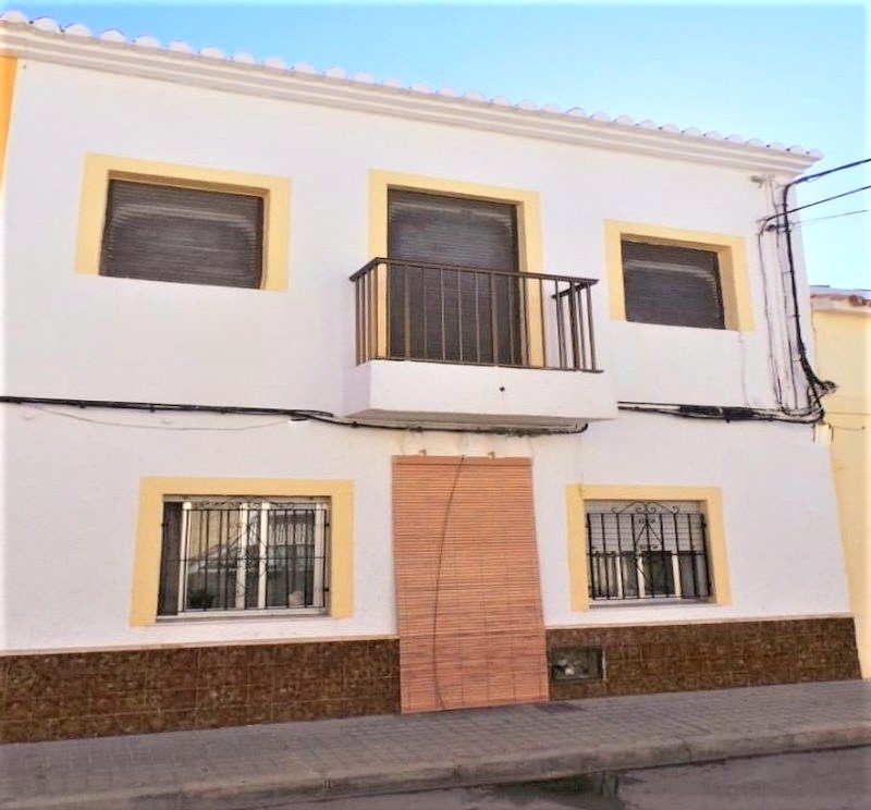 Town house for sale in Dénia