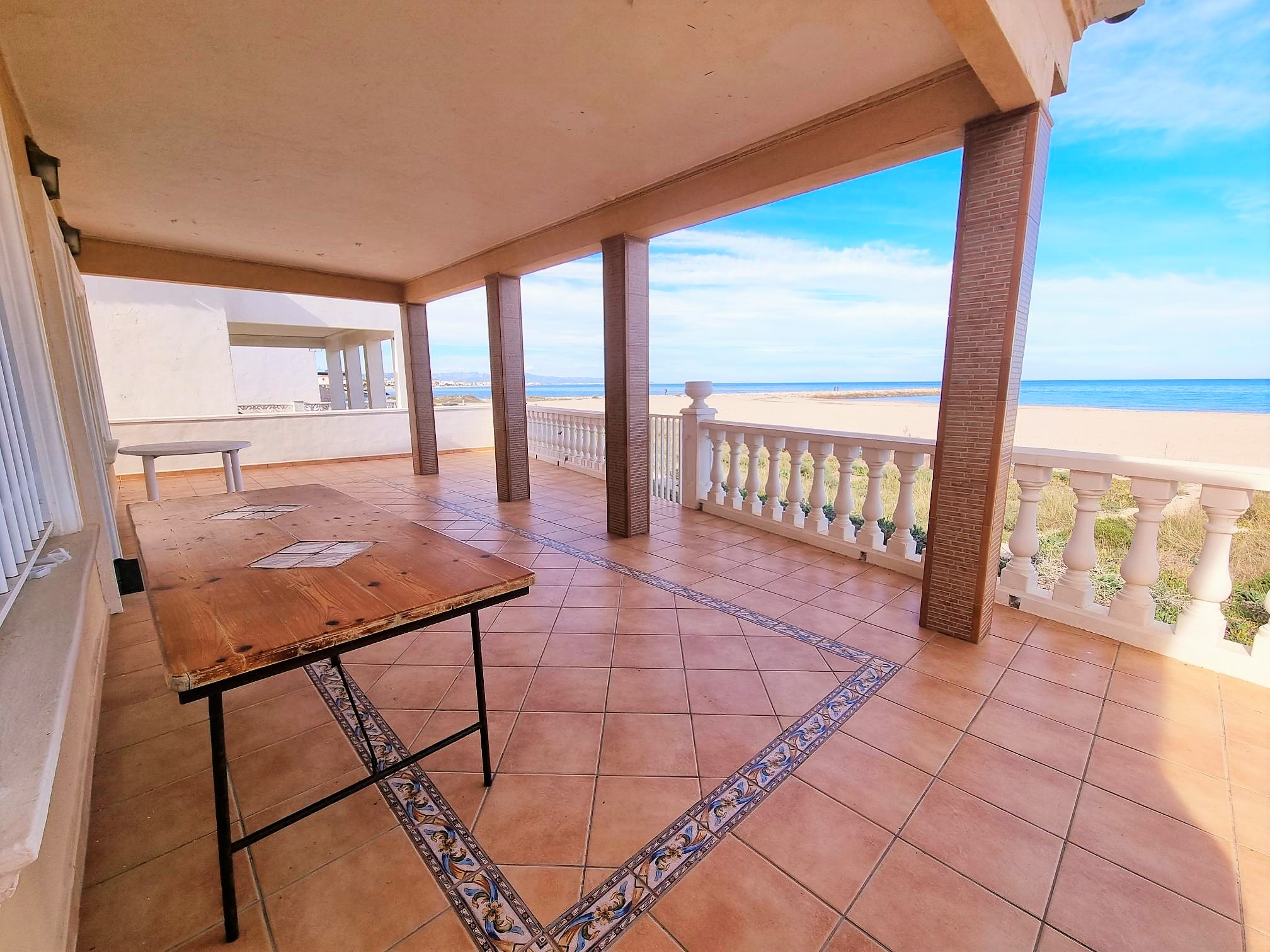 Villa zum Verkauf in Dénia direkt am Strand