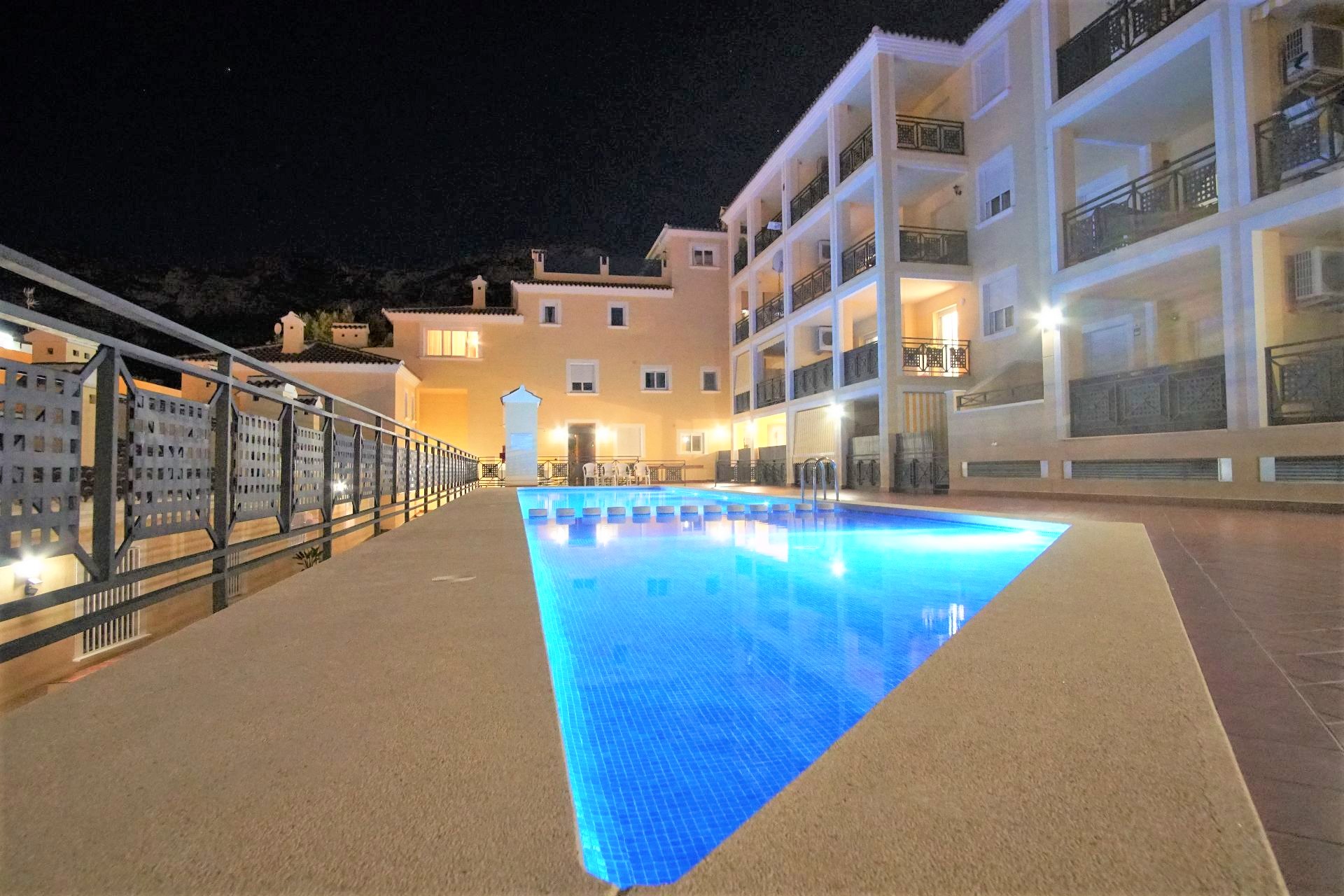 Apartamento en venta en Dénia con garaje y piscina