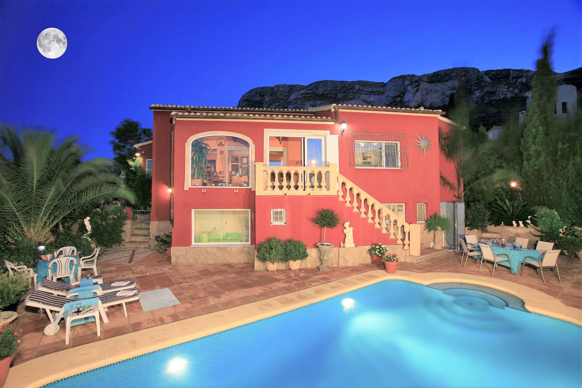 Villa zu verkaufen in Dénia mit Meerblick